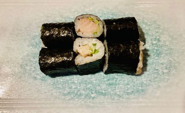 Yellowtail Scallion Roll.